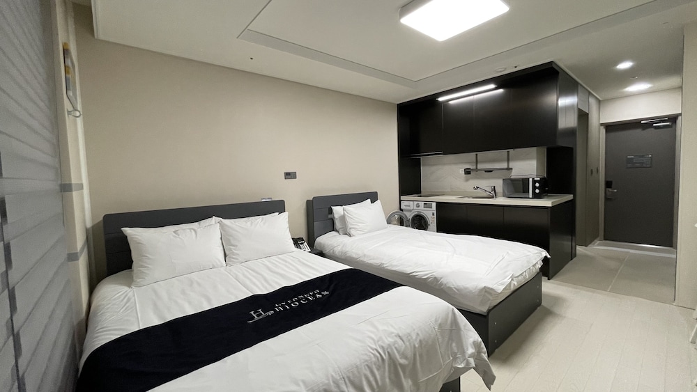 Superior Family Twin Room (No View) - Photo 1