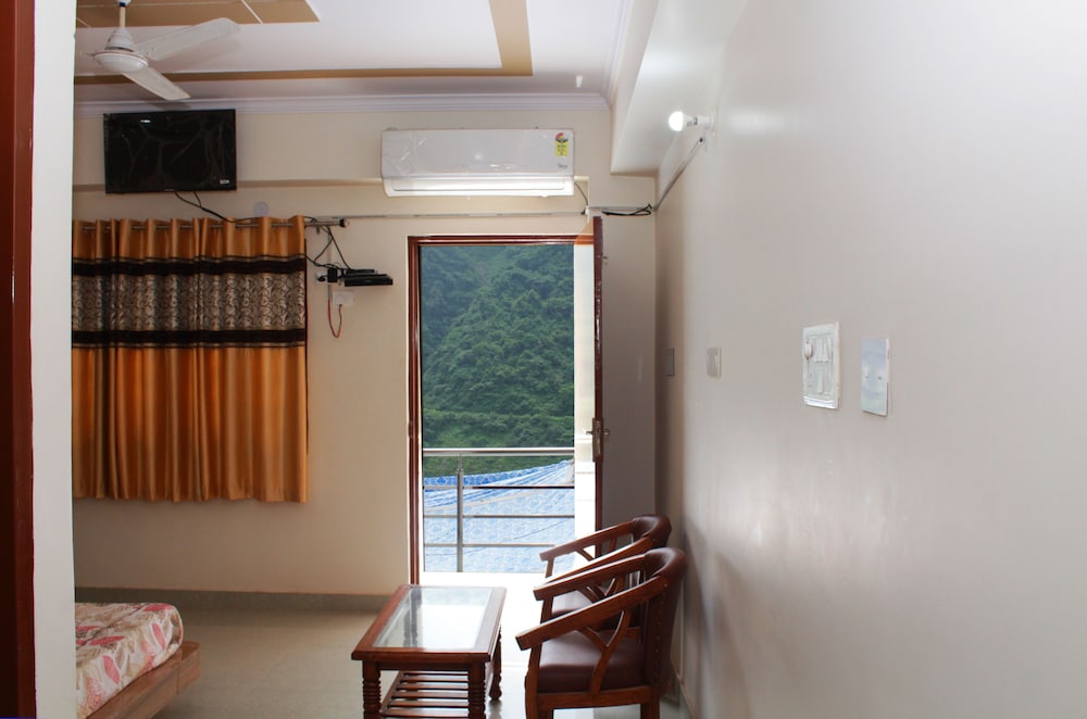 Deluxe Room, 1 Double Bed, Non Smoking photo 1