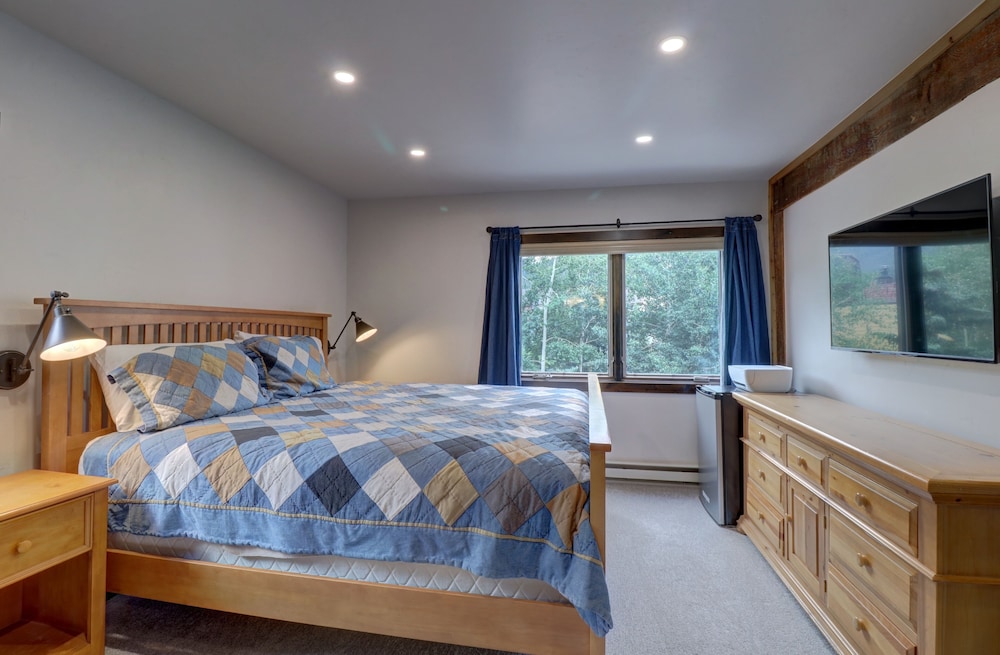 Condo, 3 Bedrooms