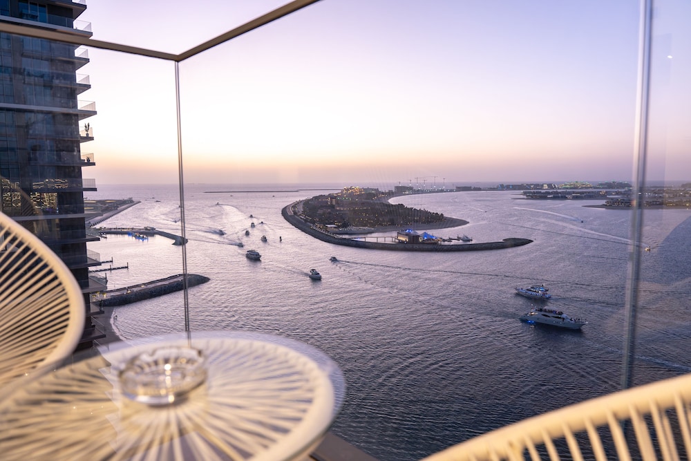 Signature Apartment, 2 Bedrooms, Balcony, Sea View photo 3