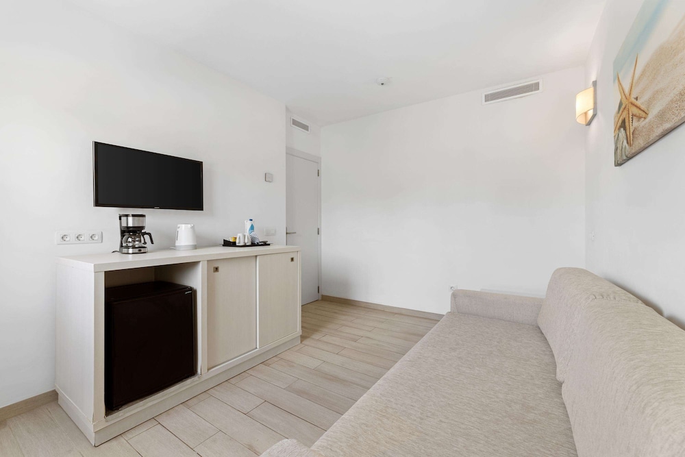 Junior Suite (1 Adult)