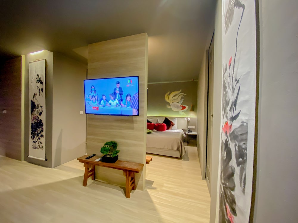 Executive Suite Room - Photo 18