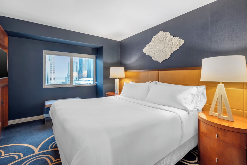 One Bedroom Executive Suite with Sofa Bed - Photo 6