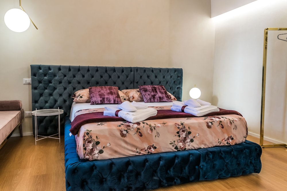 Superior Suite - Photo 15