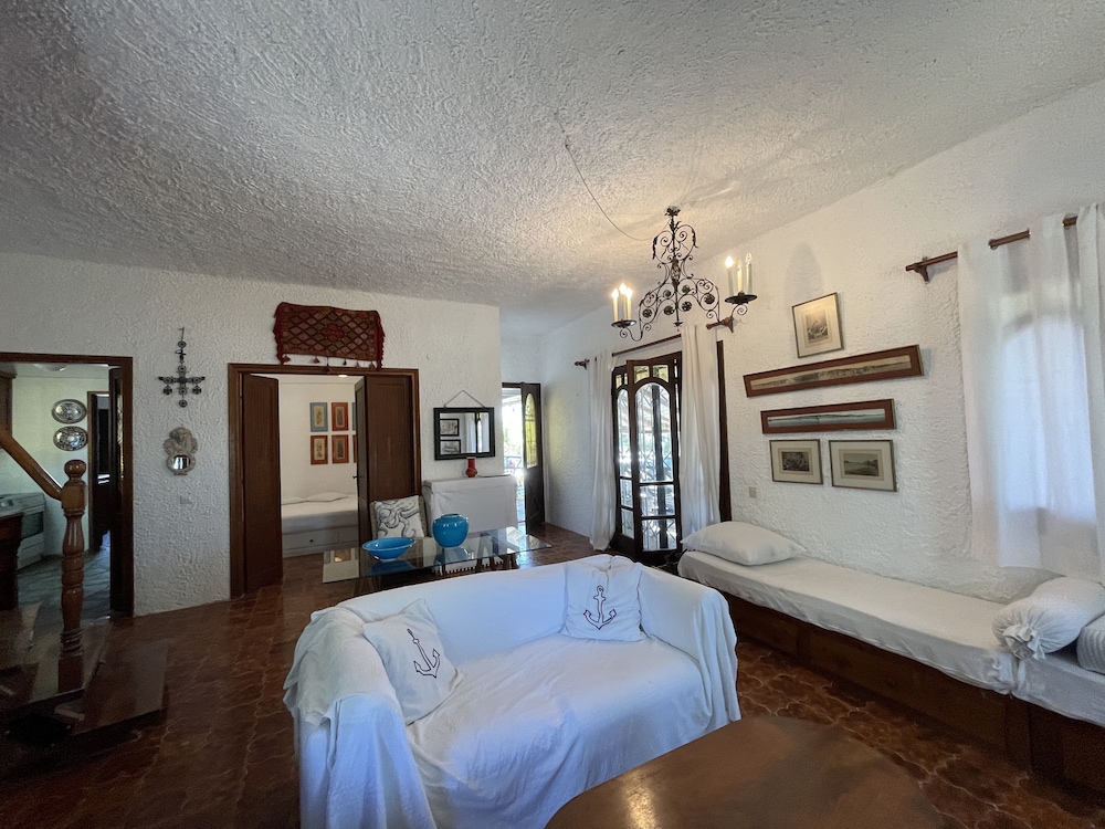 House, 2 Bedrooms, Balcony, Garden View photo 1
