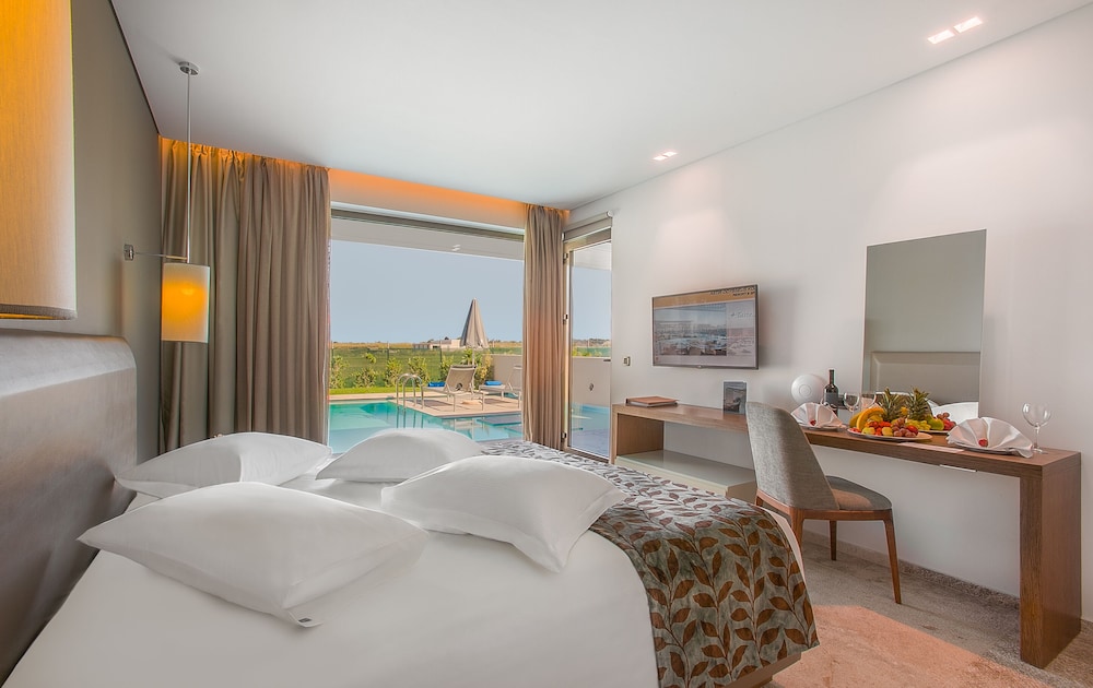 Deluxe Bungalow Suite with Private Pool - Photo 1