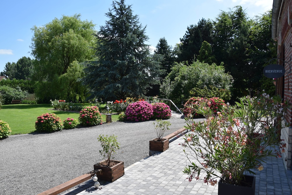 Family Room, Garden View (Bleuet) photo 2
