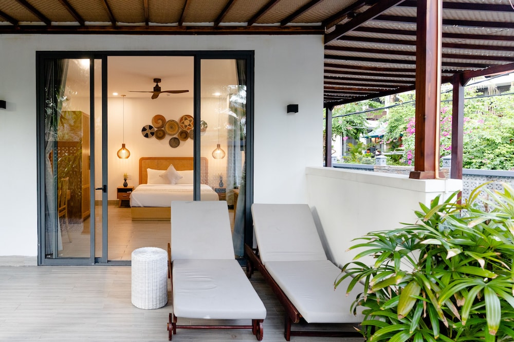Watermark Premier Private Courtyard