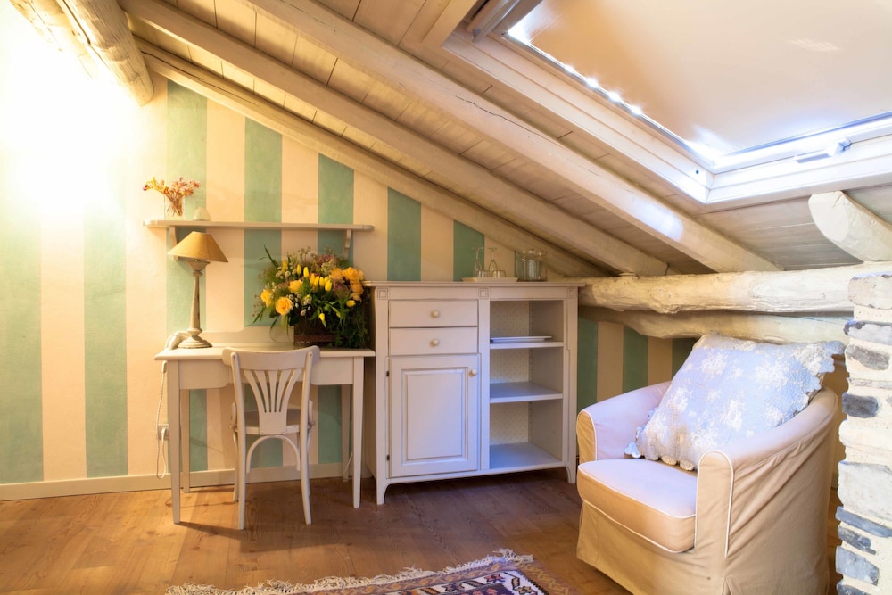 Suite (Attic) photo 1