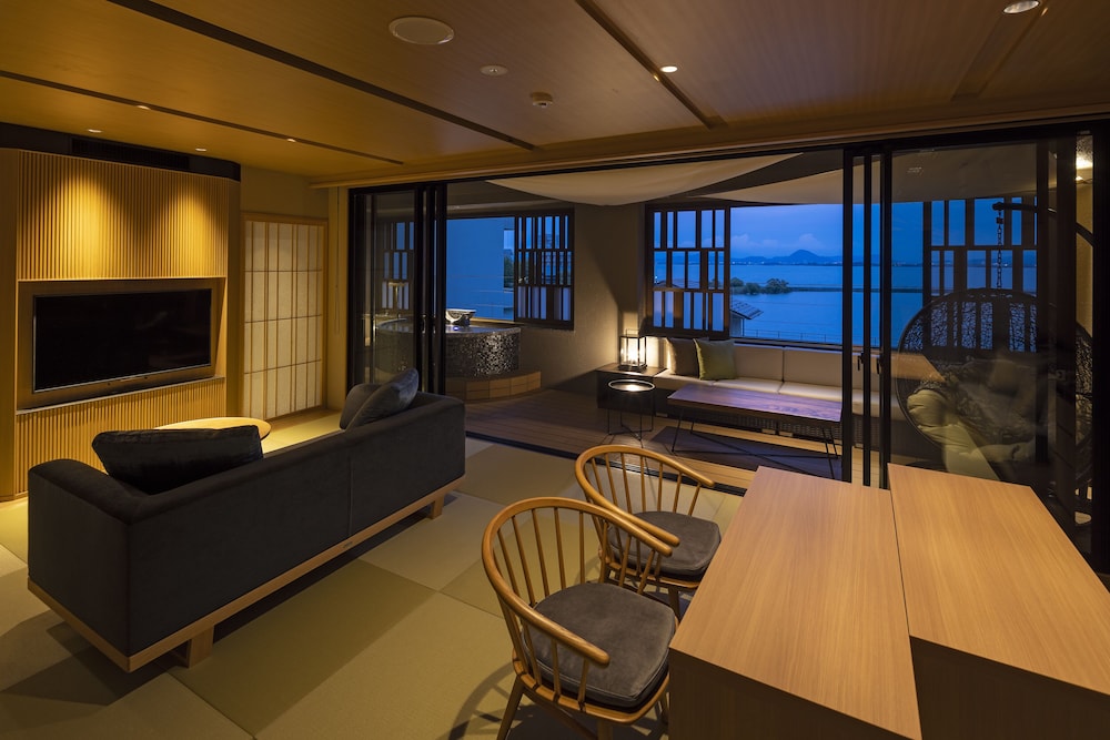Koyu Premier Suite with Open-Air Private Natural Hot Spring - Non-Smoking photo 1