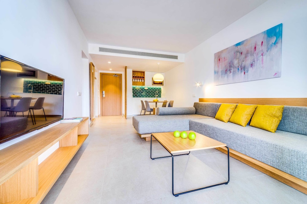 Superior Apartment, 1 Bedroom (Select, 2 Adults + 2 Children) photo 2