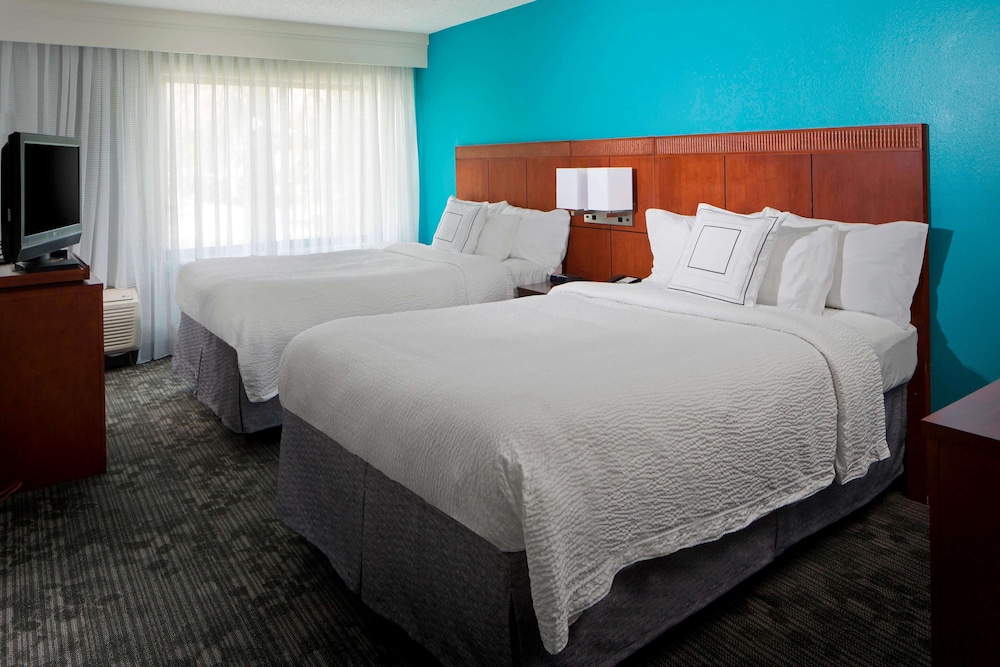 Room, 2 Double Beds, Accessible (Mobility Tub) photo 2