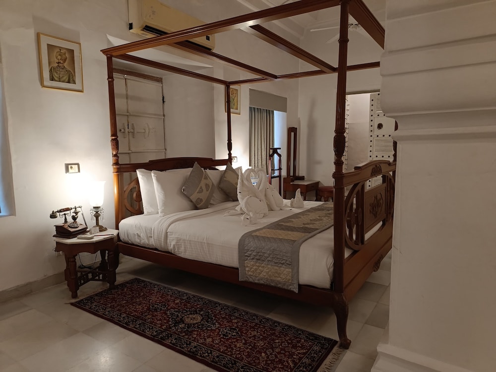 Royal suite photo 3