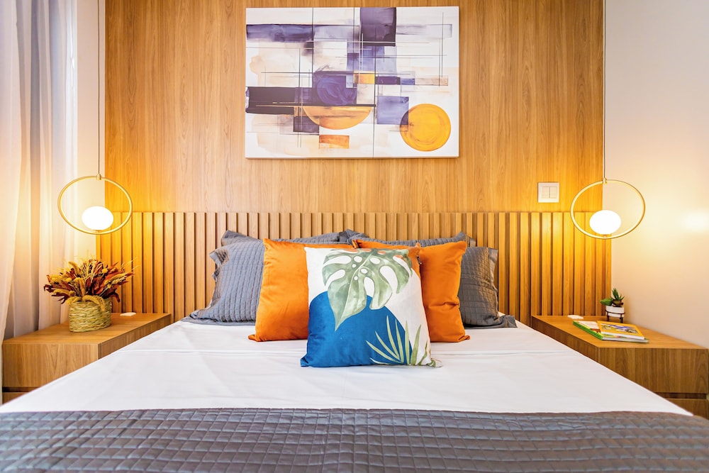Condo, 2 Bedrooms