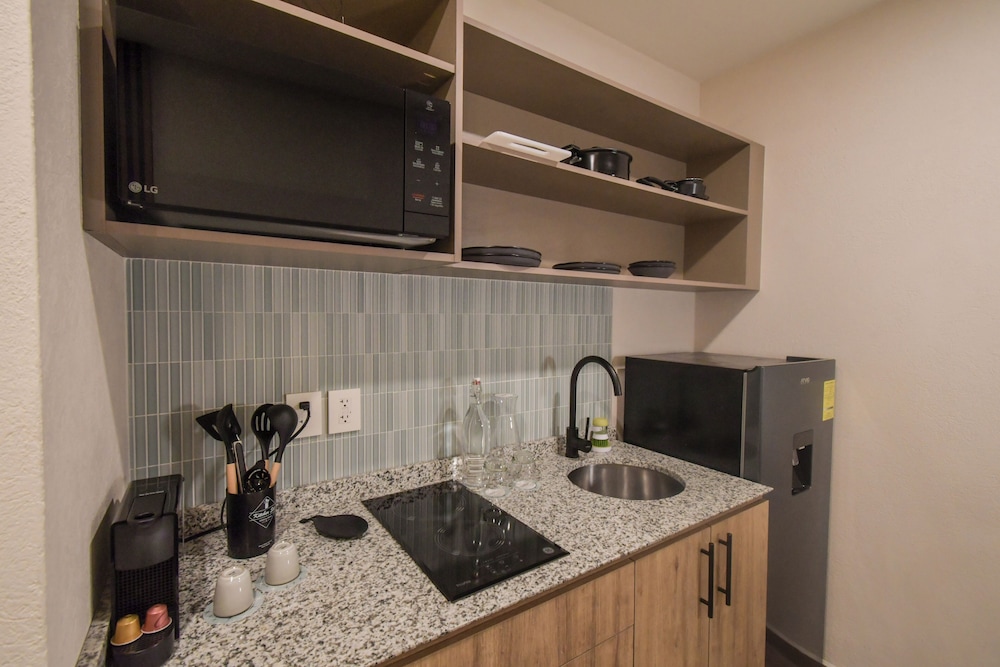 Satelite Suite - Photo 9