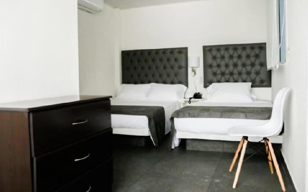 Family Room, 2 Double Beds photo 3