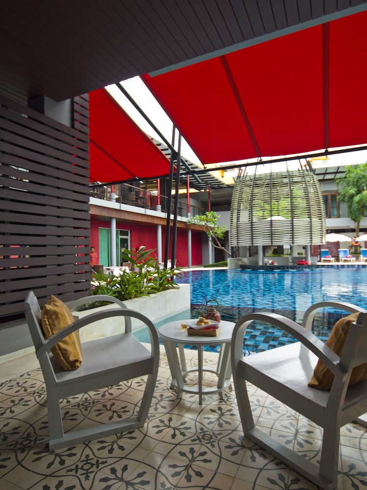 Deluxe Room, Pool Access - Photo 8