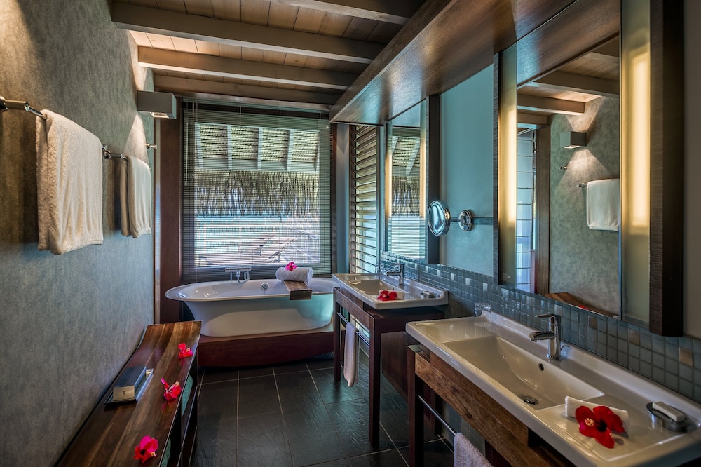 Room, 1 King Bed, Beach View, Overwater (private Pool)