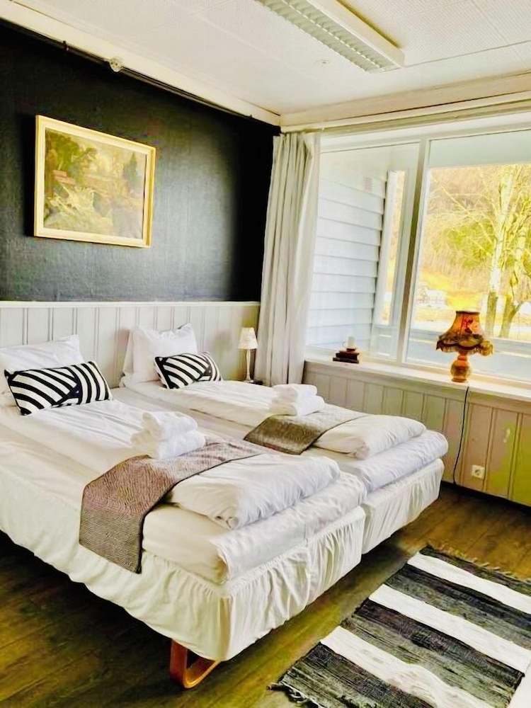 Standard Double Room, Shared Bathroom photo 2