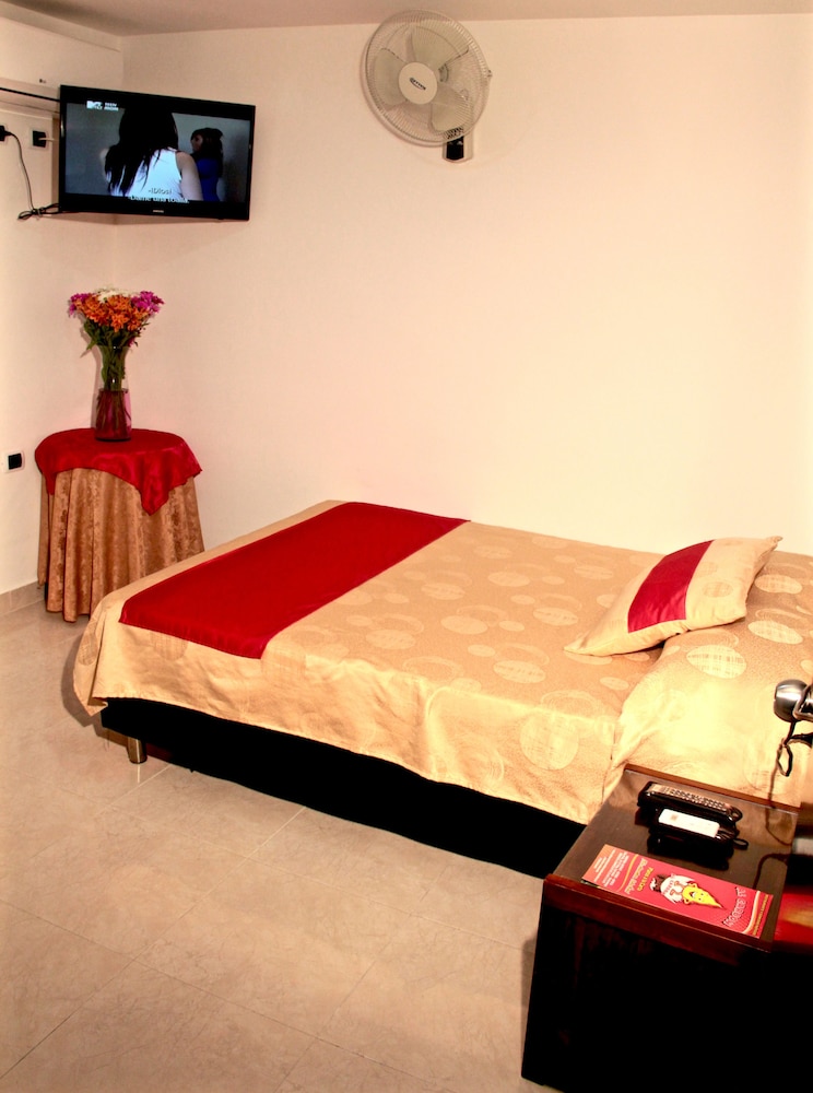 Single Room (Air Conditioner) photo 2
