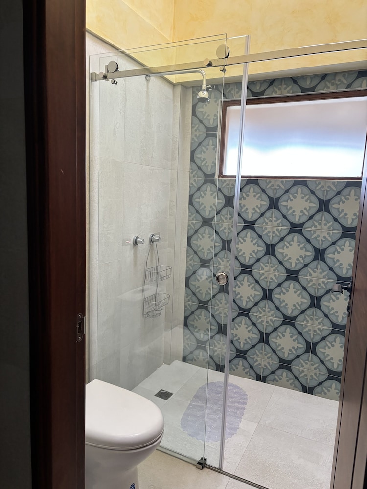 Comfort Room photo 3