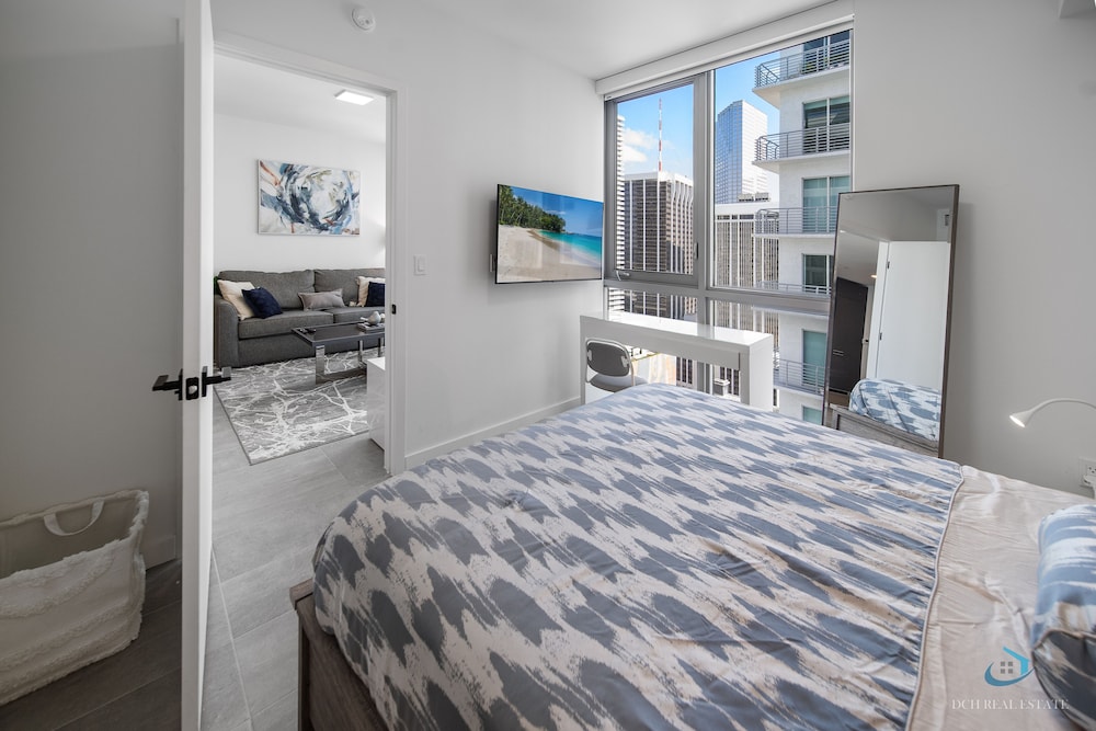 Executive Condo photo 2