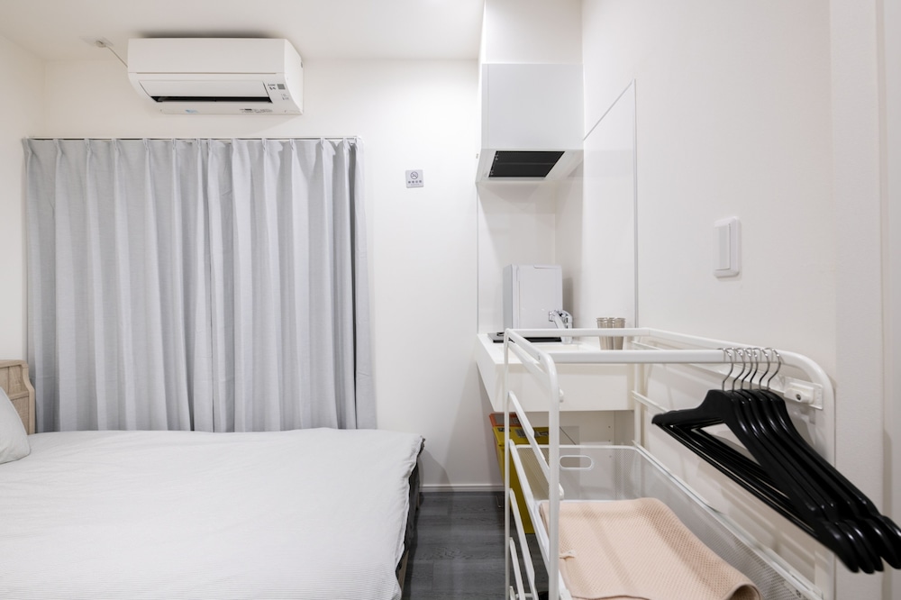 Basic Double Room (403) photo 2