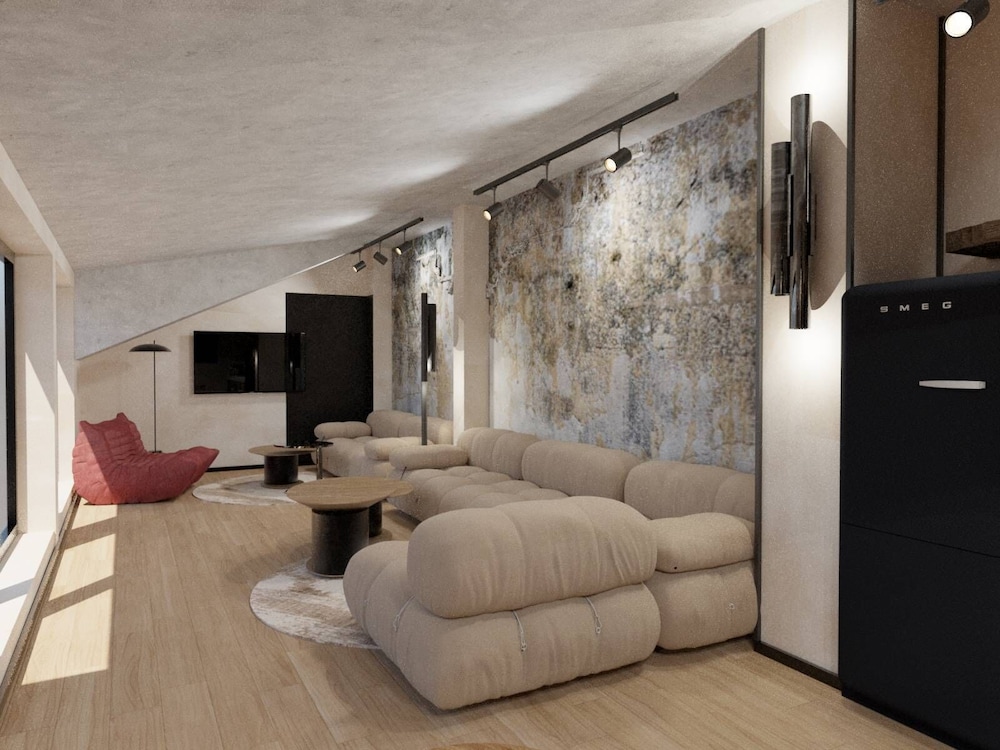 Penthouse photo 3