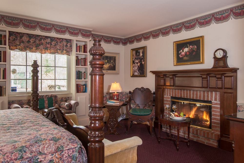 Premium Room, 1 King Bed photo 3