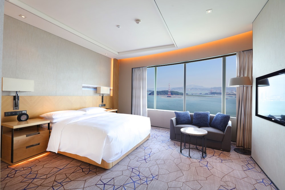 Executive Suite, 1 Bedroom - Photo 2