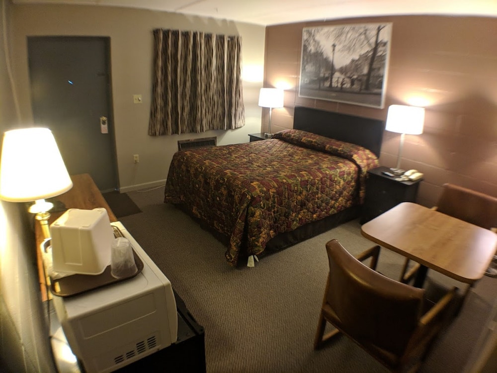 Queen Room - Non-Smoking photo 2