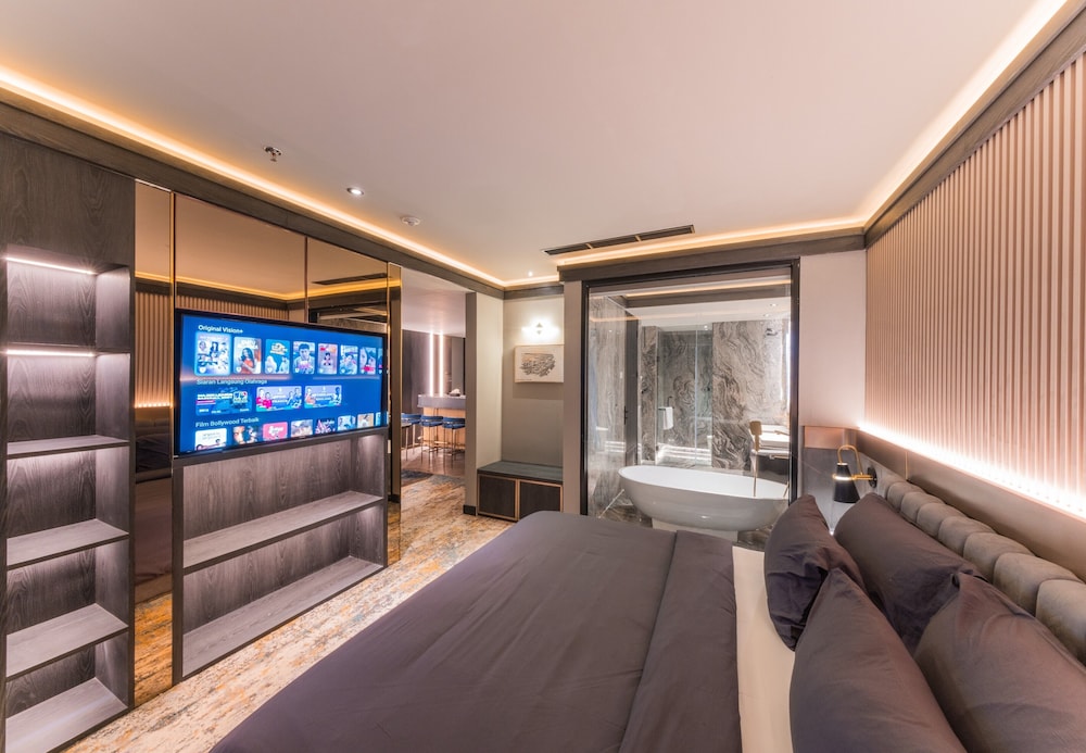 Executive Room - Photo 1