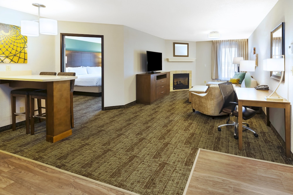 Suite, 1 Bedroom, Kitchen photo 3