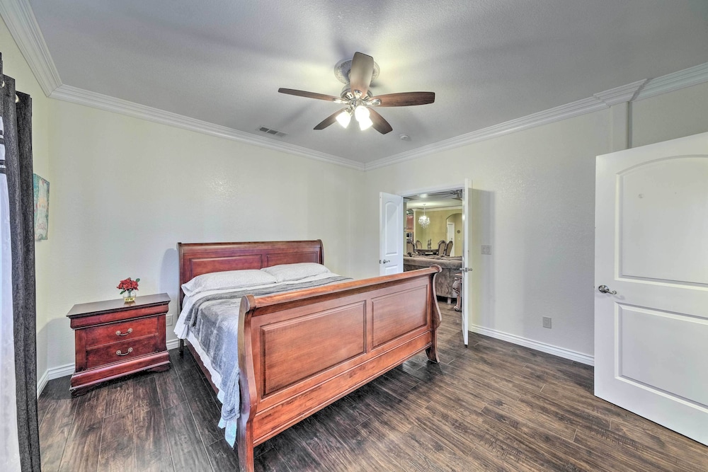 House (4 Bedrooms) photo 2