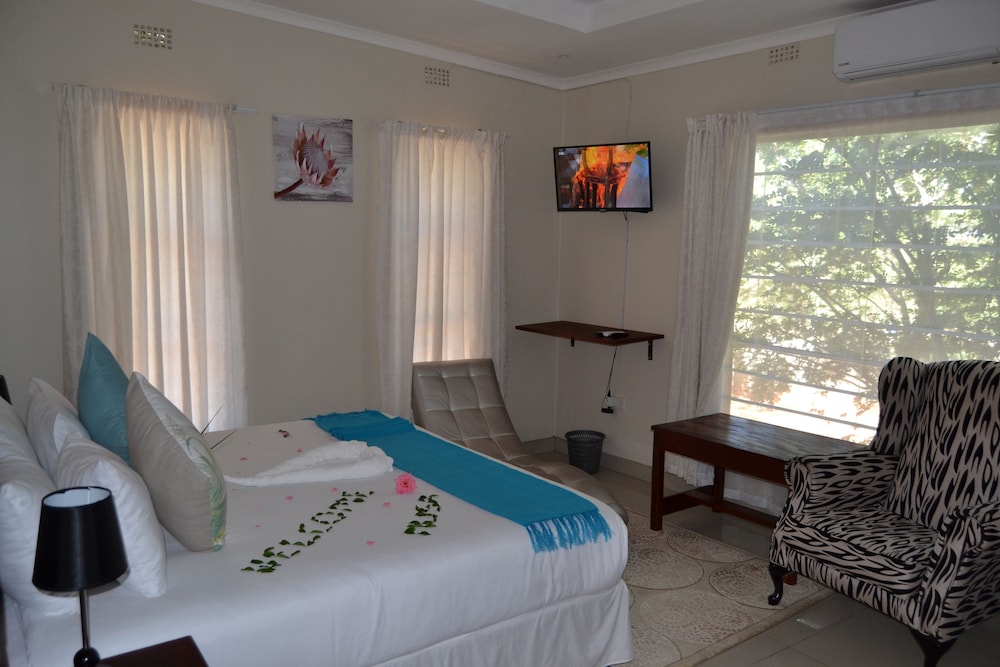 Family Suite, 2 Bedrooms, Garden View, Garden Area photo 1
