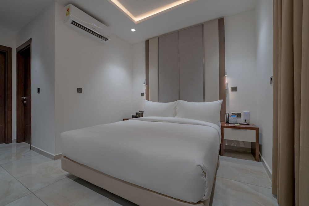 Deluxe Room, City View