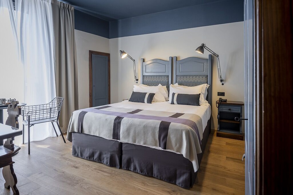 Business Room, 1 Bedroom photo 1