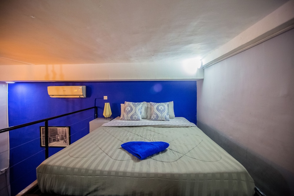 Family Duplex No Window (1 King Bed+1 Single Bed) photo 2