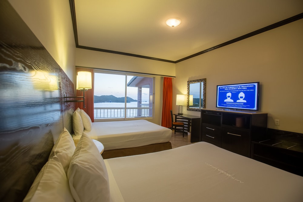 Deluxe Room, Sea View - Photo 5