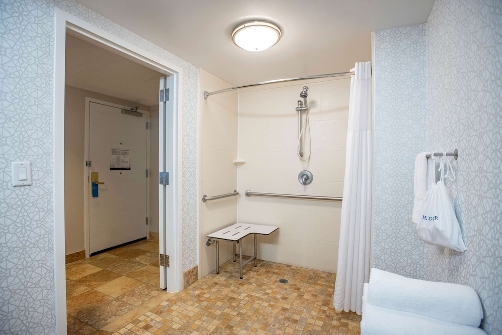Room, 2 Queen Beds, Accessible (Roll-In Shower, Mobility & Hearing) - Photo 12