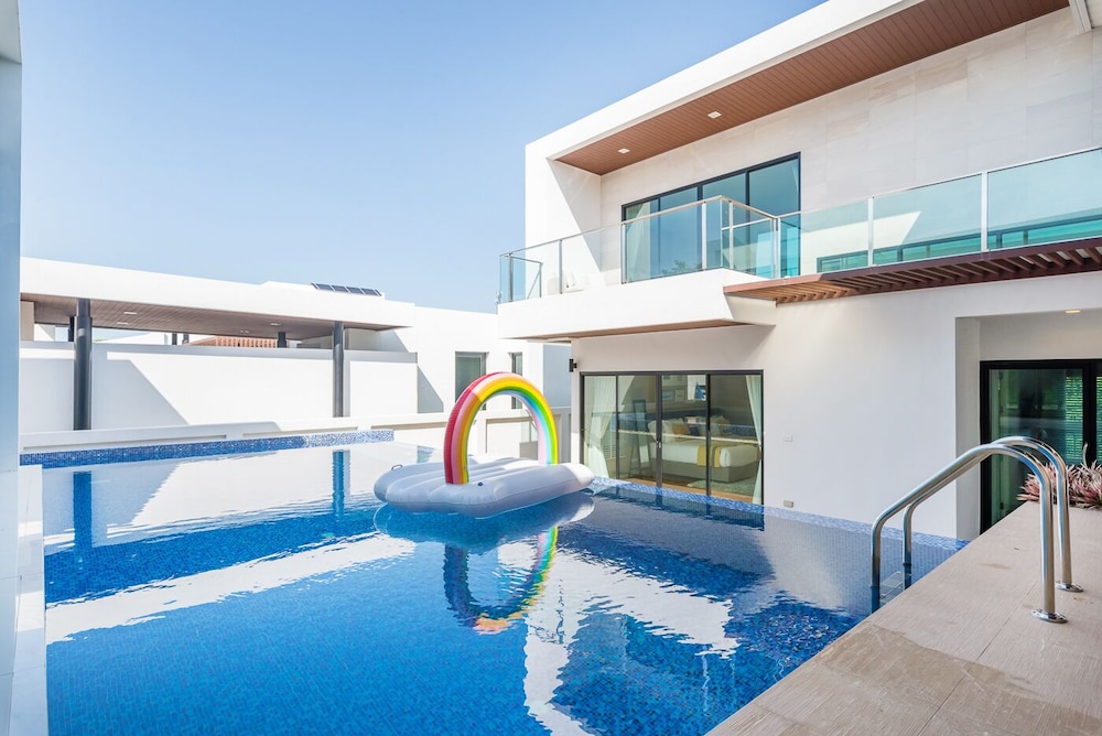Exclusive Villa, 3 Bedrooms photo 2