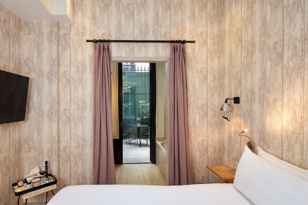 Classic Double Room, balcony or terrace photo 2