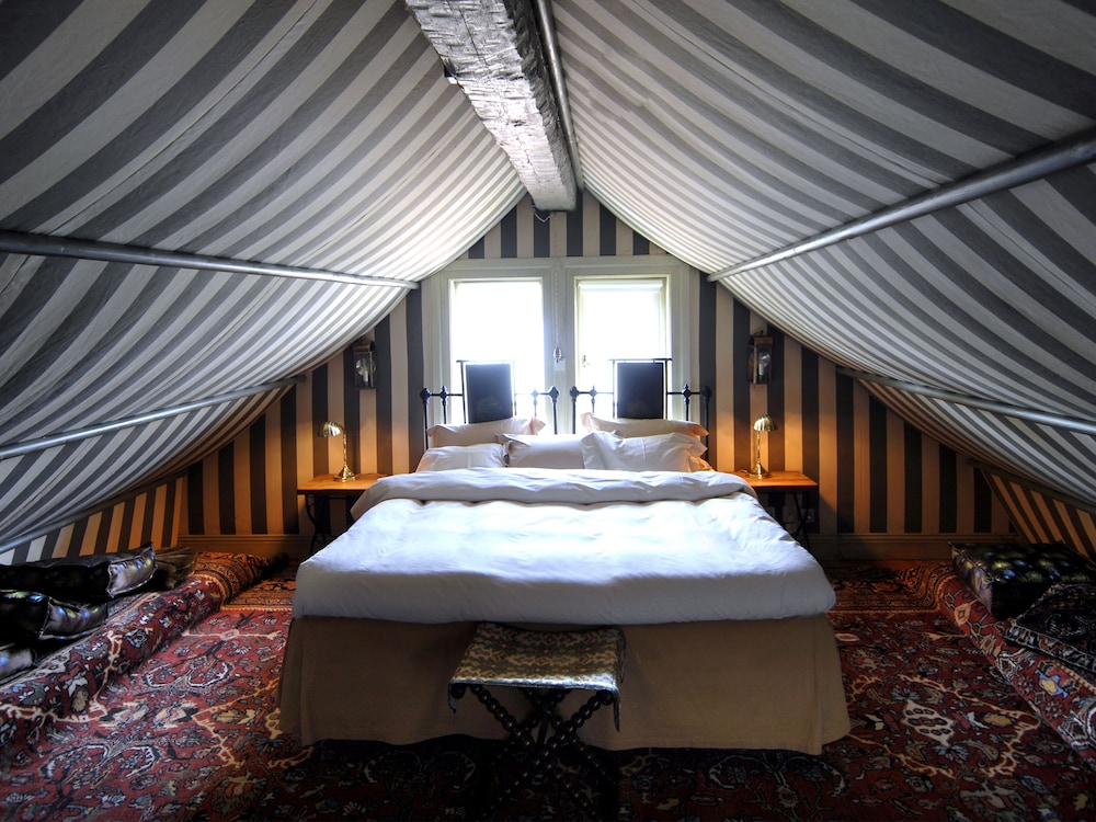 Luxury Suite, 1 Double Bed, Lake View photo 2