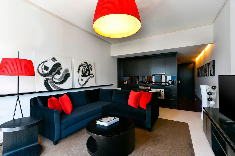Suite, 1 Bedroom - Photo 1