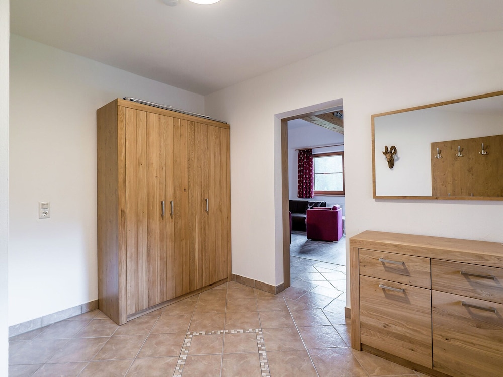 Classic Apartment, 3 Bedrooms photo 3