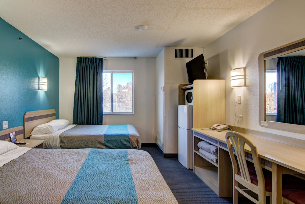 Standard Room, 2 Double Beds, Non Smoking, Refrigerator & Microwave - Photo 4