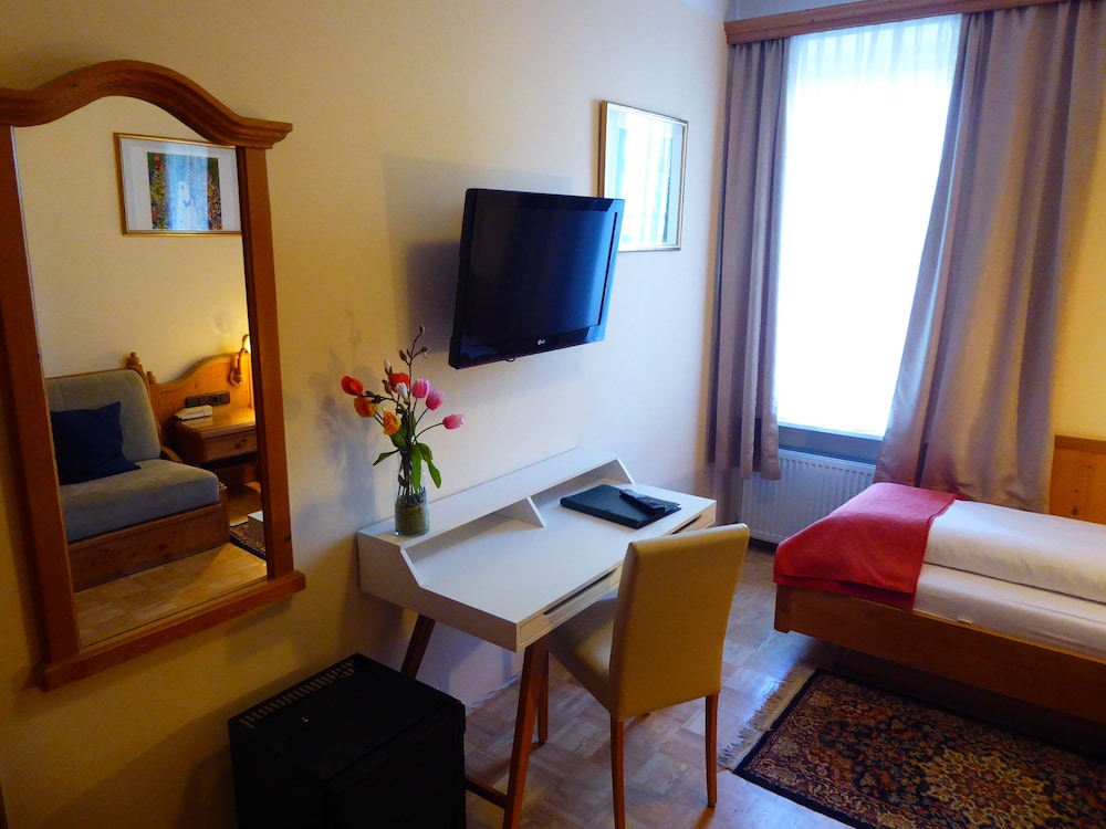 Single Room photo 3