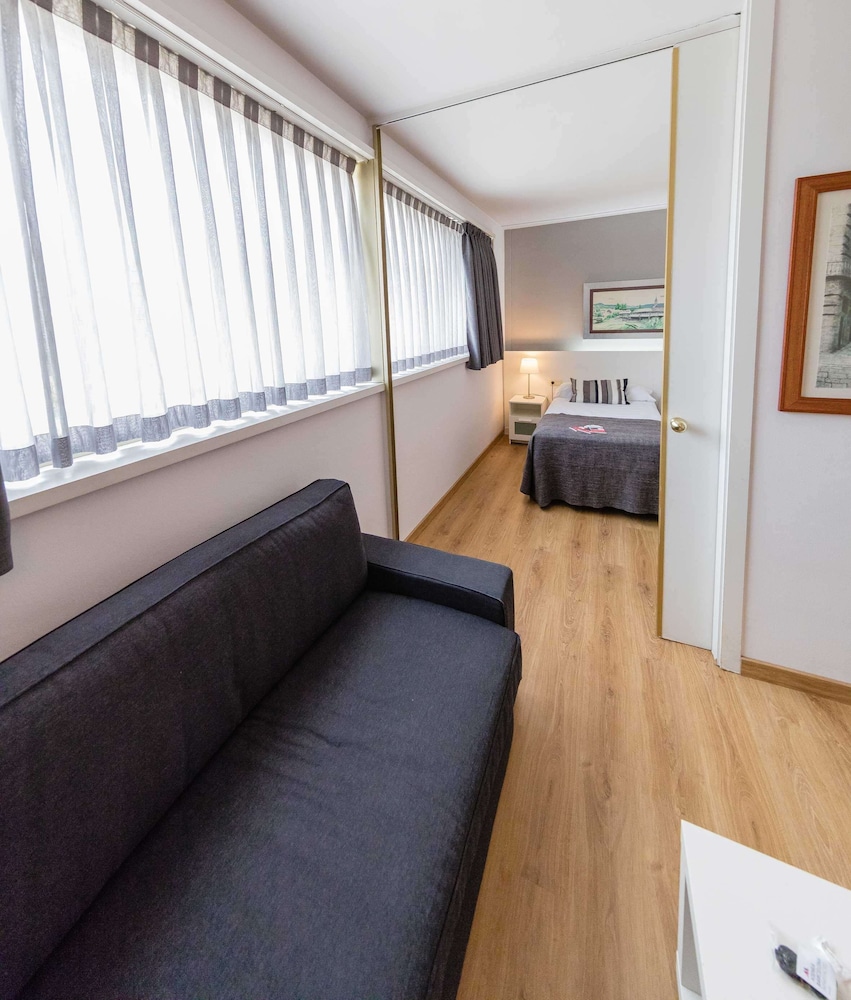 Aparthotel Atenea Barcelona — photo 114