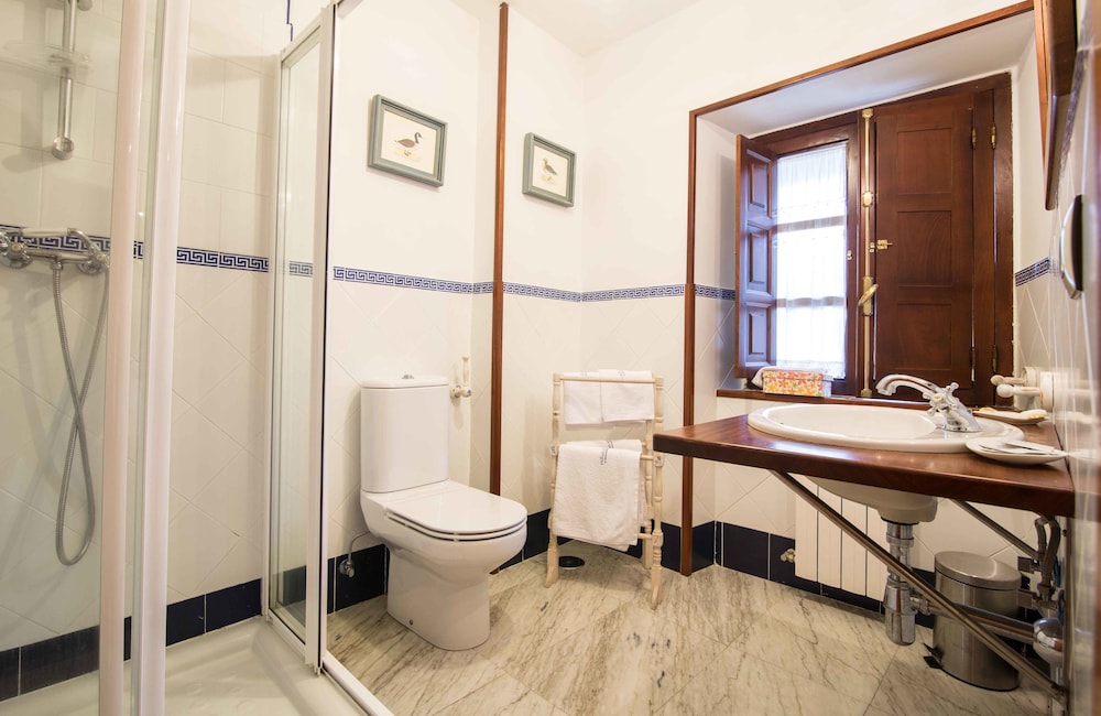 Standard Double Or Twin Room photo 3