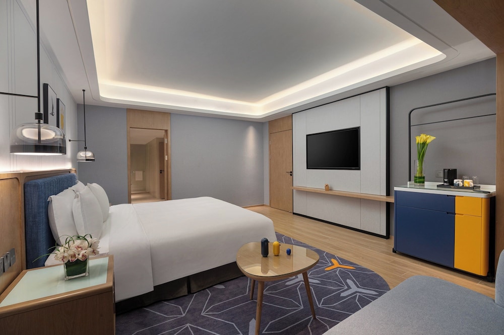 Suite, 1 Bedroom (Living, Dining Areas)